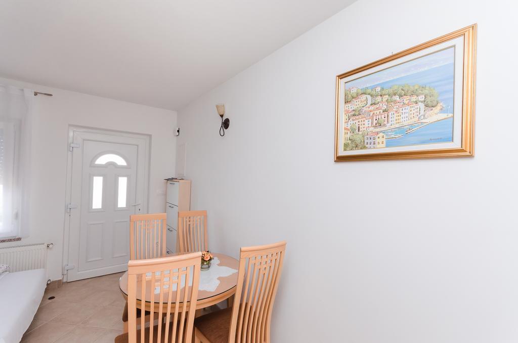 Apartment Zorka Medveja Ngoại thất bức ảnh