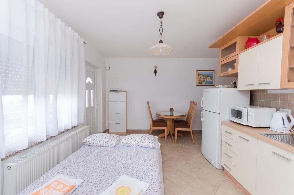 Apartment Zorka Medveja Ngoại thất bức ảnh